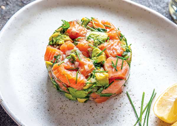 Tartare de saumon frais à l’avocat de chez Il Rifugion, restauant à Laeken Tartare de saumon frais à l’avocat de chez Il Rifugion, restauant à Laeken