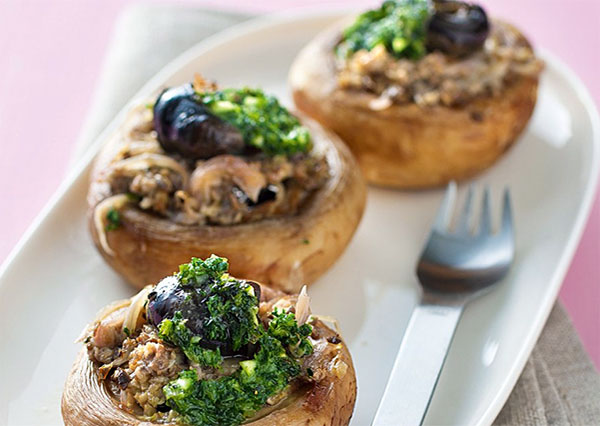 Champignons farcis aux escargots à l’ail
