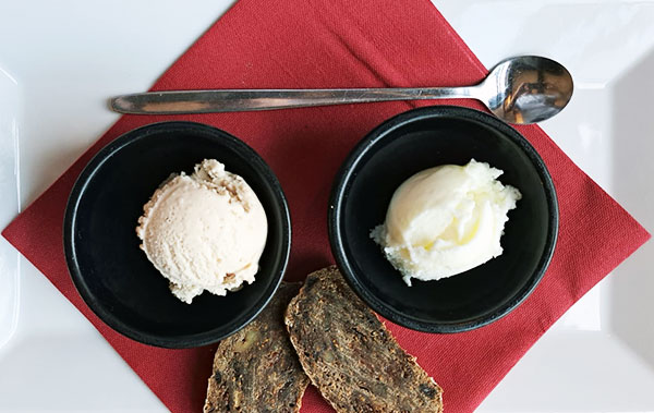 Dessert, glace chèvre et roquefort Dessert, Il Rifugio à Bruxelles, glace chèvre et roquefort