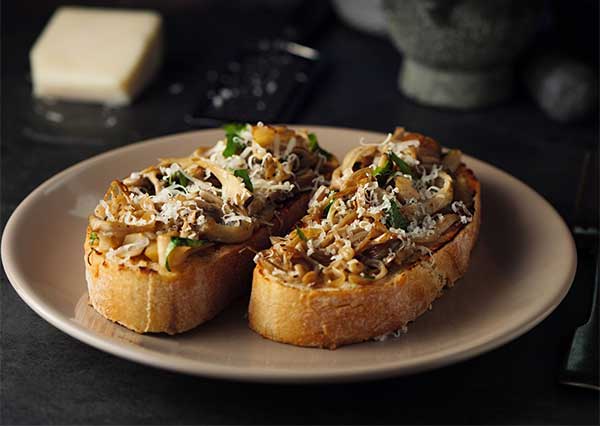 Toast aux champignons à l'Ail Toast aux champignons à l'Ail