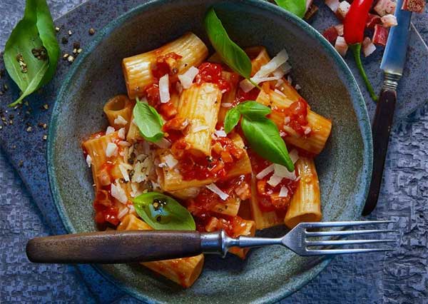 Rigatonis frais à l'amatriciana