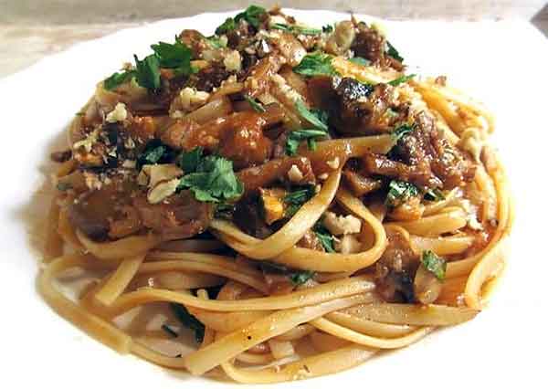 Linguine fraîches au champignons des bois frais Linguine fraîches au champignons des bois frais