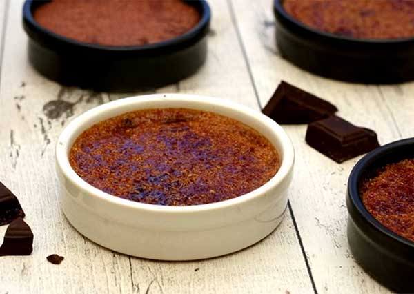 Crème brûlée au chocolat et noisettes par Marco Cuman de Il Rifugio