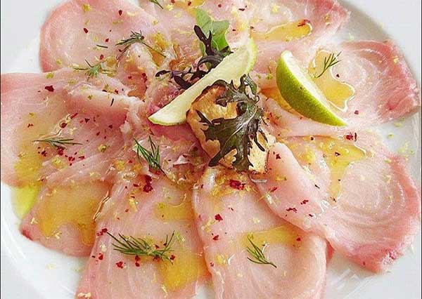 Carpaccio d'espadon et wakame